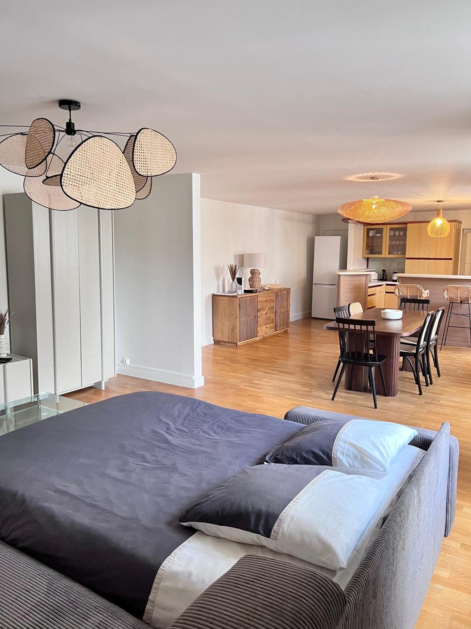 Grand Appartement Ultra Moderne Plein Centre, Plage A Pieds, Avec Parking Конкарно Екстериор снимка