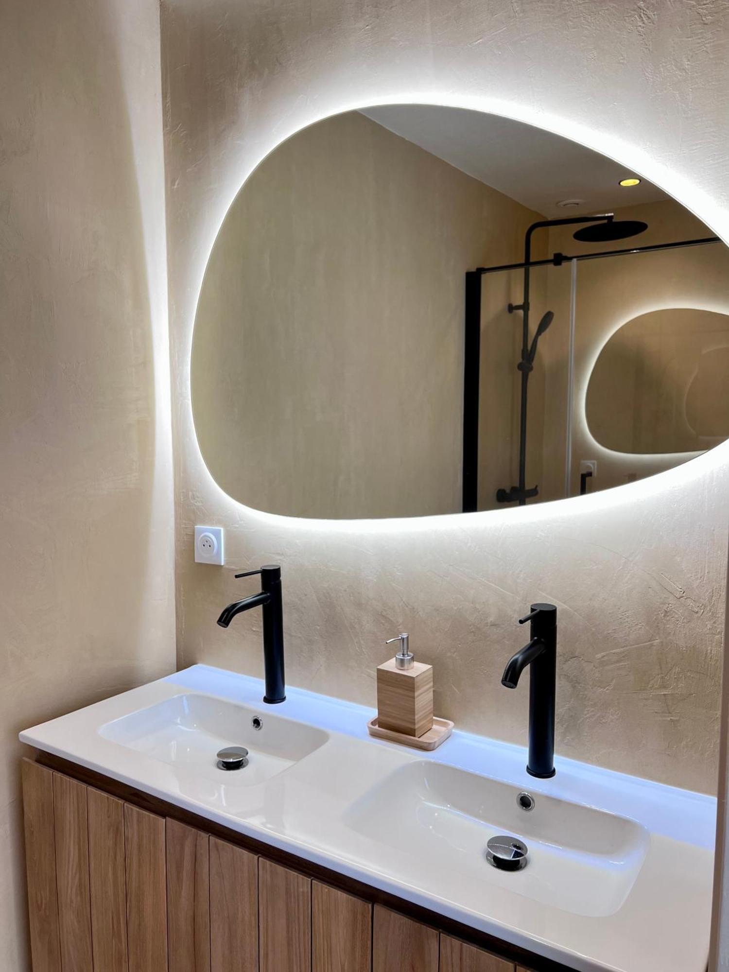 Grand Appartement Ultra Moderne Plein Centre, Plage A Pieds, Avec Parking Конкарно Екстериор снимка
